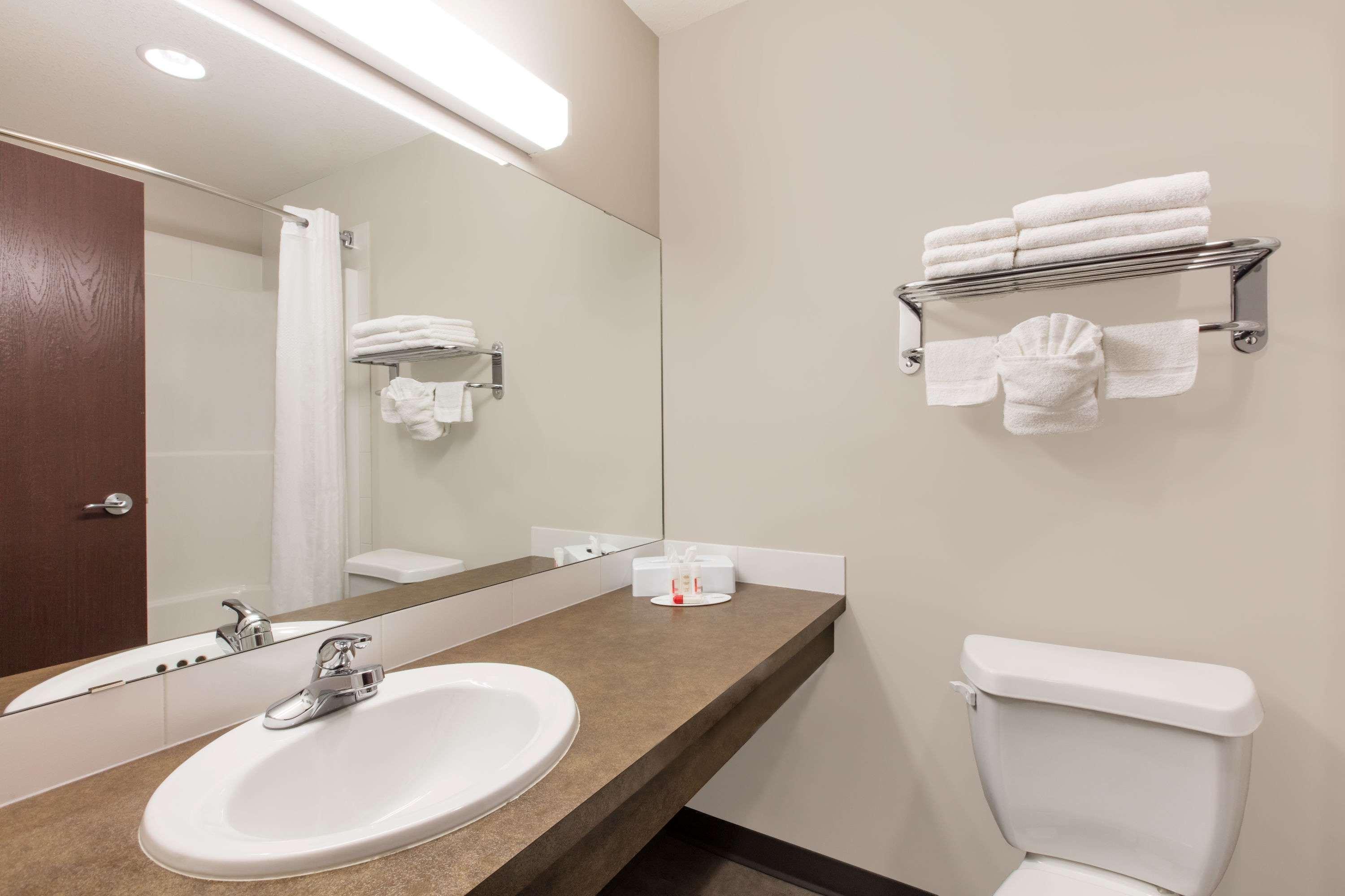 Super 8 By Wyndham Innisfail エクステリア 写真