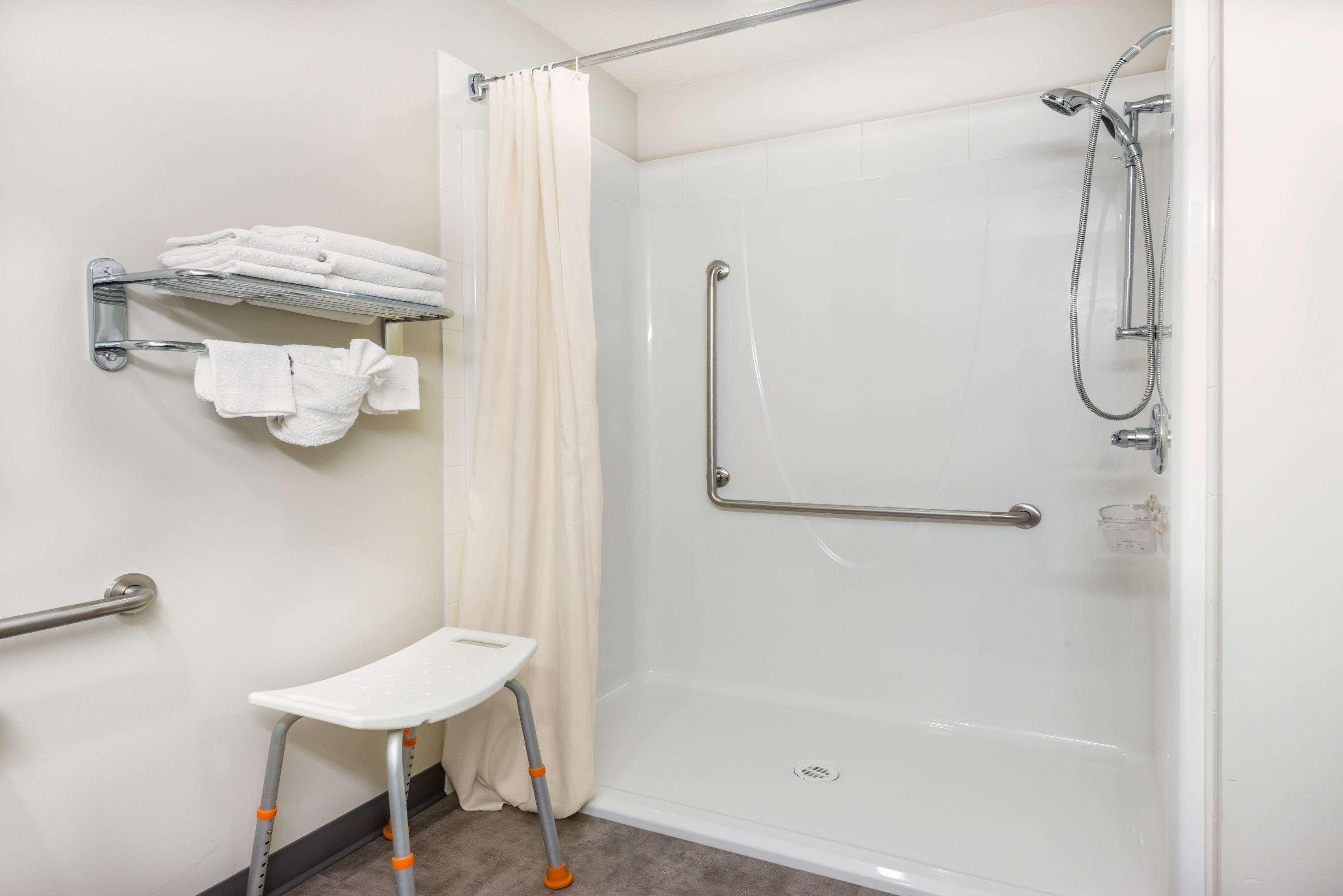 Super 8 By Wyndham Innisfail エクステリア 写真