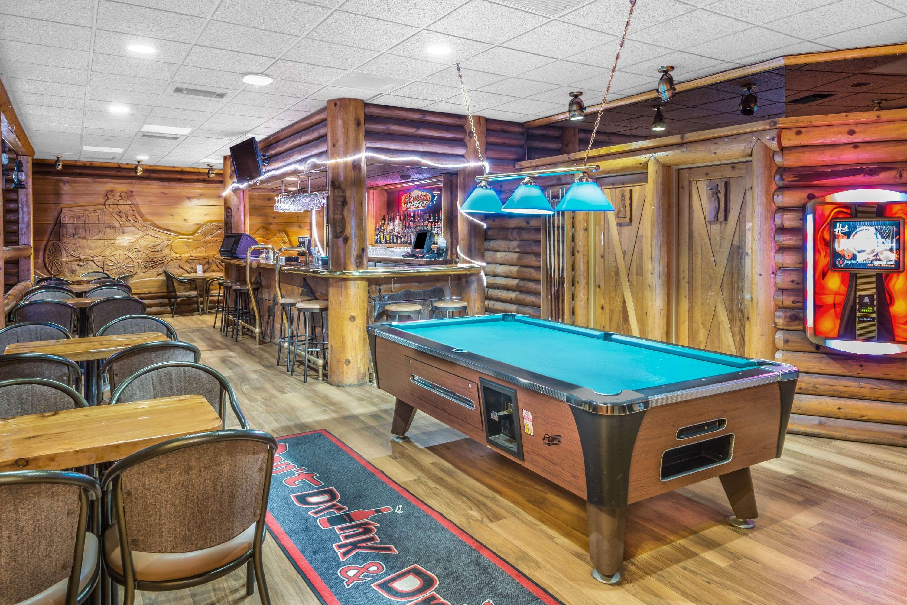 Super 8 By Wyndham Innisfail エクステリア 写真