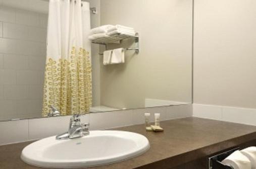 Super 8 By Wyndham Innisfail エクステリア 写真